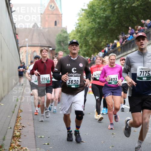 05.10.2025 - 20. swb-Marathon Bremen Michael Strokosch http://msf.ph/oto/9222899 05.10.2025 13:03:05 Laufen 3630, 37, 8946, 5633, 7175, 4778, 3950 meine-sportfotos.de