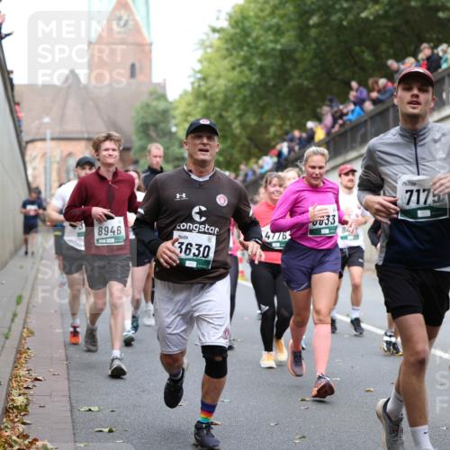 05.10.2025 - 20. swb-Marathon Bremen Michael Strokosch http://msf.ph/oto/9222900 05.10.2025 13:03:05 Laufen 8946, 3630, 033, 4776, 7175, 20, 3950 meine-sportfotos.de