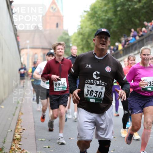 05.10.2025 - 20. swb-Marathon Bremen Michael Strokosch http://msf.ph/oto/9222903 05.10.2025 13:03:06 Laufen 8946, 3630, 337, 6298 meine-sportfotos.de