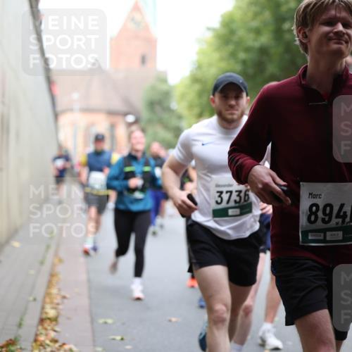 05.10.2025 - 20. swb-Marathon Bremen Michael Strokosch http://msf.ph/oto/9222909 05.10.2025 13:03:07 Laufen 3736, 8946, 04004, 4874 meine-sportfotos.de
