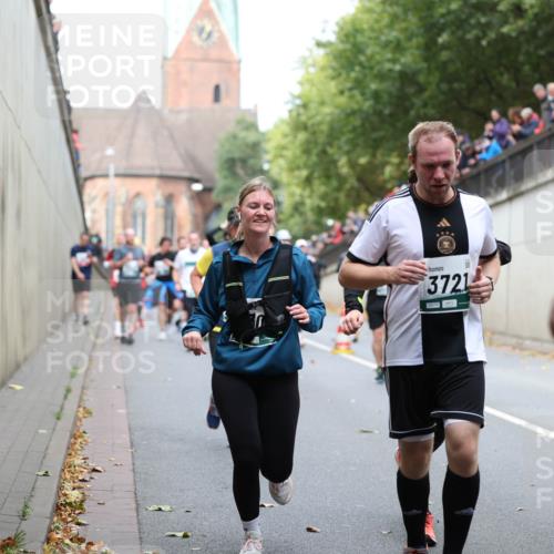 05.10.2025 - 20. swb-Marathon Bremen Michael Strokosch http://msf.ph/oto/9222913 05.10.2025 13:03:09 Laufen 3721 meine-sportfotos.de