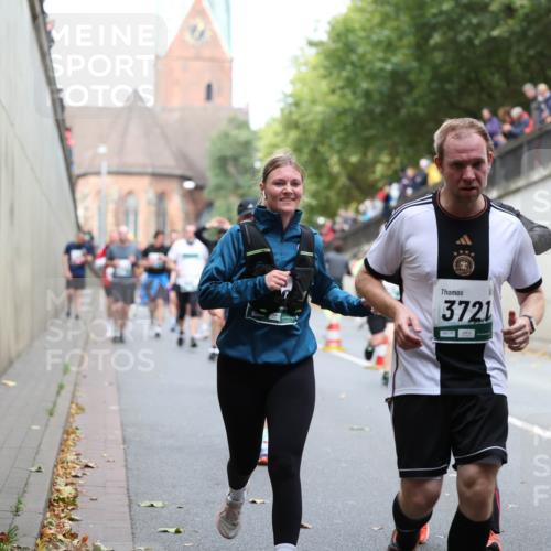 05.10.2025 - 20. swb-Marathon Bremen Michael Strokosch http://msf.ph/oto/9222914 05.10.2025 13:03:09 Laufen 3721 meine-sportfotos.de