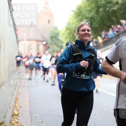 05.10.2025 - 20. swb-Marathon Bremen Michael Strokosch http://msf.ph/oto/9222918 05.10.2025 13:03:10 Laufen 082, 3721 meine-sportfotos.de