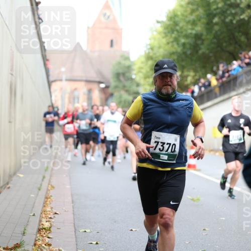 05.10.2025 - 20. swb-Marathon Bremen Michael Strokosch http://msf.ph/oto/9222921 05.10.2025 13:03:11 Laufen 7370 meine-sportfotos.de