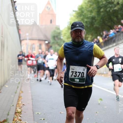 05.10.2025 - 20. swb-Marathon Bremen Michael Strokosch http://msf.ph/oto/9222922 05.10.2025 13:03:11 Laufen 7370 meine-sportfotos.de