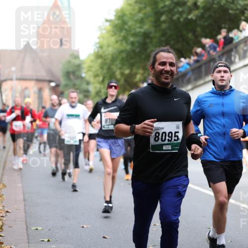 05.10.2025 - 20. swb-Marathon Bremen Michael Strokosch http://msf.ph/oto/9222928 05.10.2025 13:03:13 Laufen 810, 8095 meine-sportfotos.de