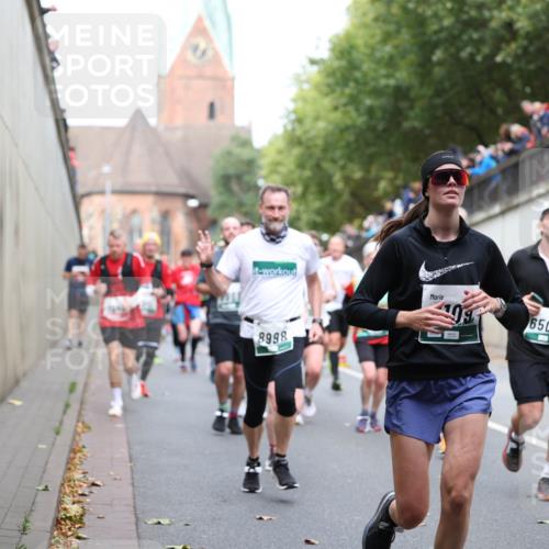 05.10.2025 - 20. swb-Marathon Bremen Michael Strokosch http://msf.ph/oto/9222934 05.10.2025 13:03:14 Laufen 8998, 6503 meine-sportfotos.de