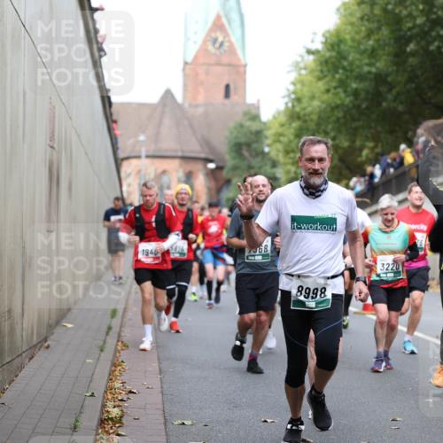 05.10.2025 - 20. swb-Marathon Bremen Michael Strokosch http://msf.ph/oto/9222936 05.10.2025 13:03:15 Laufen 1940, 368, 8998, 3220 meine-sportfotos.de