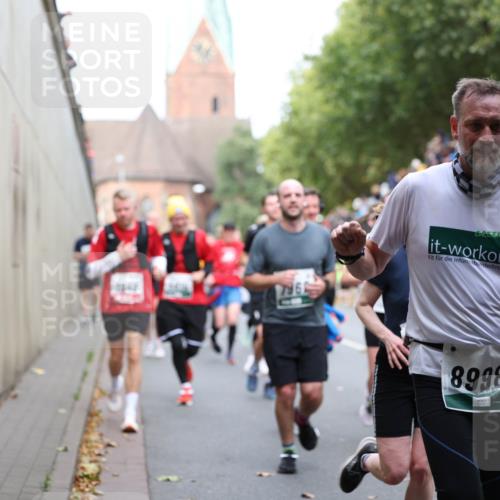 05.10.2025 - 20. swb-Marathon Bremen Michael Strokosch http://msf.ph/oto/9222941 05.10.2025 13:03:16 Laufen 8998 meine-sportfotos.de