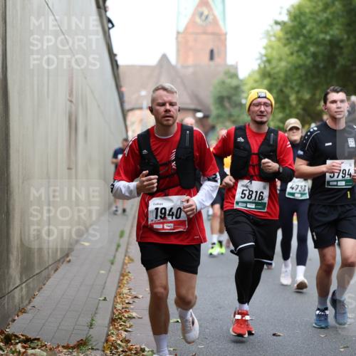 05.10.2025 - 20. swb-Marathon Bremen Michael Strokosch http://msf.ph/oto/9222948 05.10.2025 13:03:18 Laufen 1940, 5794, 4733, 5816 meine-sportfotos.de
