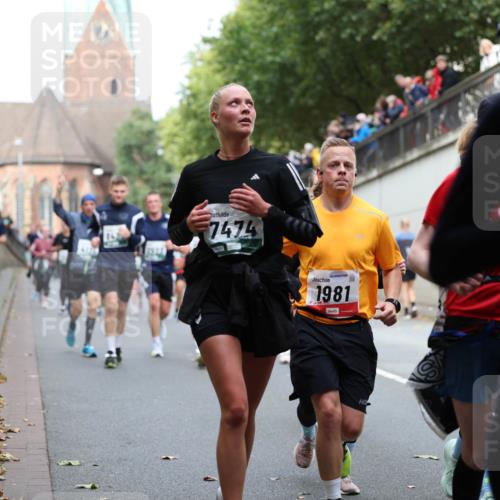 05.10.2025 - 20. swb-Marathon Bremen Michael Strokosch http://msf.ph/oto/9222957 05.10.2025 13:03:21 Laufen 7474, 1981 meine-sportfotos.de