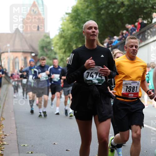 05.10.2025 - 20. swb-Marathon Bremen Michael Strokosch http://msf.ph/oto/9222958 05.10.2025 13:03:21 Laufen 7475, 1981, 2029 meine-sportfotos.de