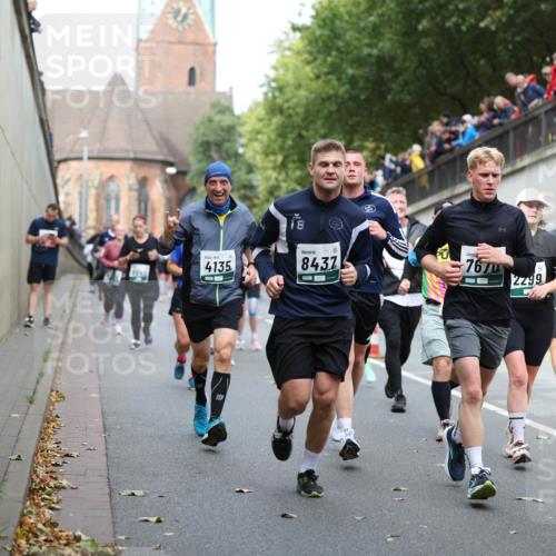 05.10.2025 - 20. swb-Marathon Bremen Michael Strokosch http://msf.ph/oto/9222964 05.10.2025 13:03:23 Laufen 3100, 3, 3, 4135, 8437, 767, 2299 meine-sportfotos.de