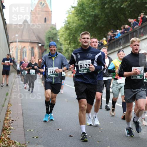 05.10.2025 - 20. swb-Marathon Bremen Michael Strokosch http://msf.ph/oto/9222965 05.10.2025 13:03:23 Laufen 413, 88, 8437, 0 meine-sportfotos.de