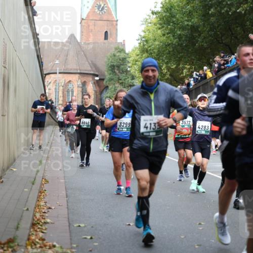 05.10.2025 - 20. swb-Marathon Bremen Michael Strokosch http://msf.ph/oto/9222969 05.10.2025 13:03:24 Laufen 8640, 3572, 3299, 4133, 4283, 8437 meine-sportfotos.de