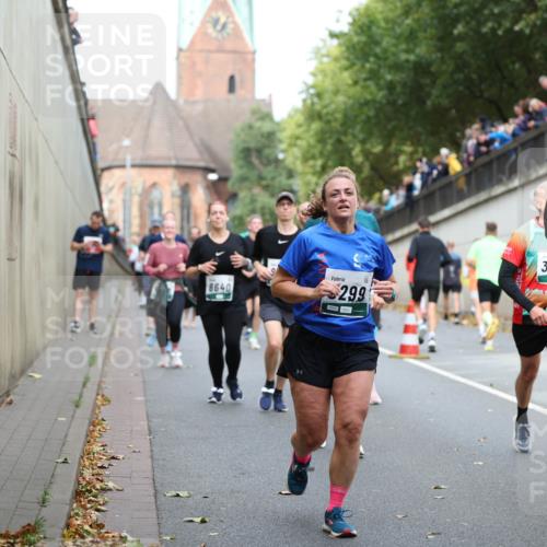 05.10.2025 - 20. swb-Marathon Bremen Michael Strokosch http://msf.ph/oto/9222976 05.10.2025 13:03:25 Laufen 8640, 299, 3572 meine-sportfotos.de