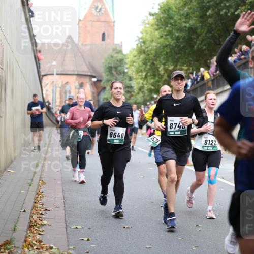 05.10.2025 - 20. swb-Marathon Bremen Michael Strokosch http://msf.ph/oto/9222979 05.10.2025 13:03:27 Laufen 8640, 8539, 8740, 8122, 3299 meine-sportfotos.de