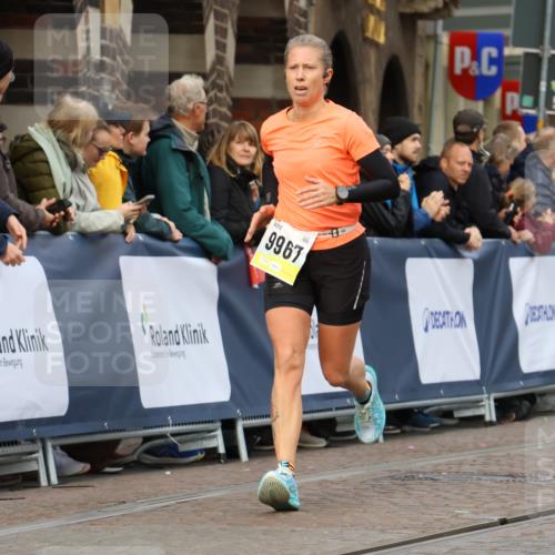 05.10.2025 - 20. swb-Marathon Bremen Strokosch-Dieckow http://msf.ph/oto/9222981 05.10.2025 10:43:23 Ziel 9967 meine-sportfotos.de