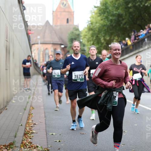 05.10.2025 - 20. swb-Marathon Bremen Michael Strokosch http://msf.ph/oto/9222986 05.10.2025 13:03:30 Laufen 5418, 3577 meine-sportfotos.de