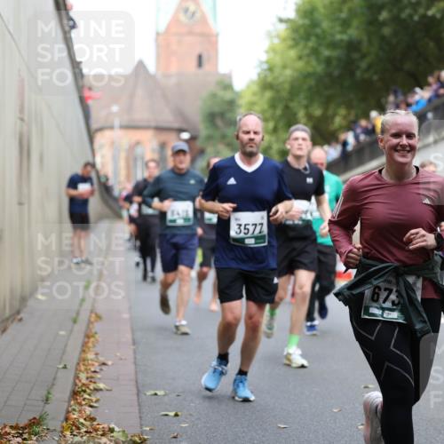 05.10.2025 - 20. swb-Marathon Bremen Michael Strokosch http://msf.ph/oto/9222988 05.10.2025 13:03:30 Laufen 3572, 673 meine-sportfotos.de
