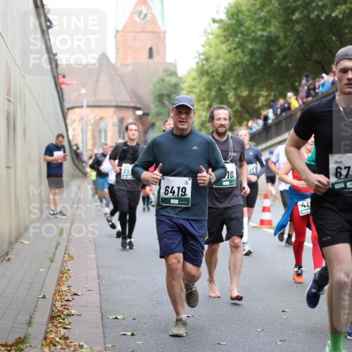 05.10.2025 - 20. swb-Marathon Bremen Michael Strokosch http://msf.ph/oto/9222994 05.10.2025 13:03:32 Laufen 89, 64, 19, 10, 41, 6795 meine-sportfotos.de