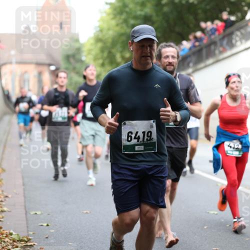 05.10.2025 - 20. swb-Marathon Bremen Michael Strokosch http://msf.ph/oto/9222996 05.10.2025 13:03:33 Laufen 64, 19 meine-sportfotos.de