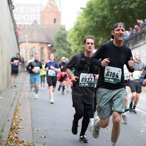 05.10.2025 - 20. swb-Marathon Bremen Michael Strokosch http://msf.ph/oto/9222999 05.10.2025 13:03:35 Laufen 8937, 6194, 07221, 70, 7060 meine-sportfotos.de