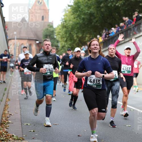 05.10.2025 - 20. swb-Marathon Bremen Michael Strokosch http://msf.ph/oto/9223004 05.10.2025 13:03:38 Laufen 2143, 4813, 4393 meine-sportfotos.de