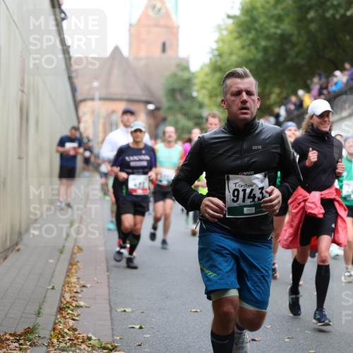 05.10.2025 - 20. swb-Marathon Bremen Michael Strokosch http://msf.ph/oto/9223006 05.10.2025 13:03:39 Laufen 9143, 8475, 08232 meine-sportfotos.de