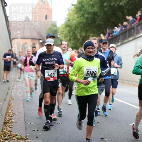 05.10.2025 - 20. swb-Marathon Bremen Michael Strokosch http://msf.ph/oto/9223010 05.10.2025 13:03:41 Laufen 5, 8415, 489, 9551, 5180, 470, 2914 meine-sportfotos.de