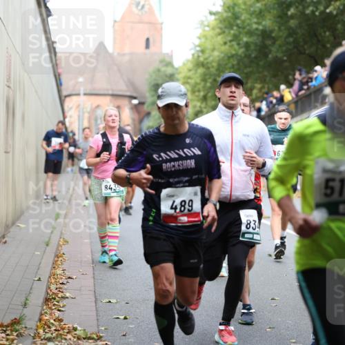 05.10.2025 - 20. swb-Marathon Bremen Michael Strokosch http://msf.ph/oto/9223012 05.10.2025 13:03:42 Laufen 8435, 489, 83, 6, 5180 meine-sportfotos.de