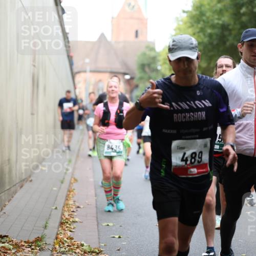 05.10.2025 - 20. swb-Marathon Bremen Michael Strokosch http://msf.ph/oto/9223013 05.10.2025 13:03:42 Laufen 8435, 489, 83 meine-sportfotos.de