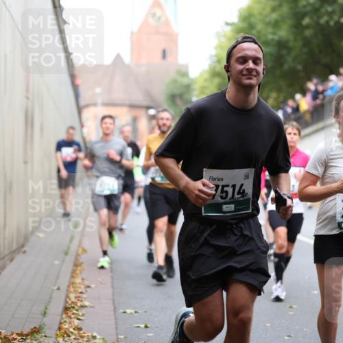 05.10.2025 - 20. swb-Marathon Bremen Michael Strokosch http://msf.ph/oto/9223022 05.10.2025 13:03:45 Laufen 7514, 2799 meine-sportfotos.de