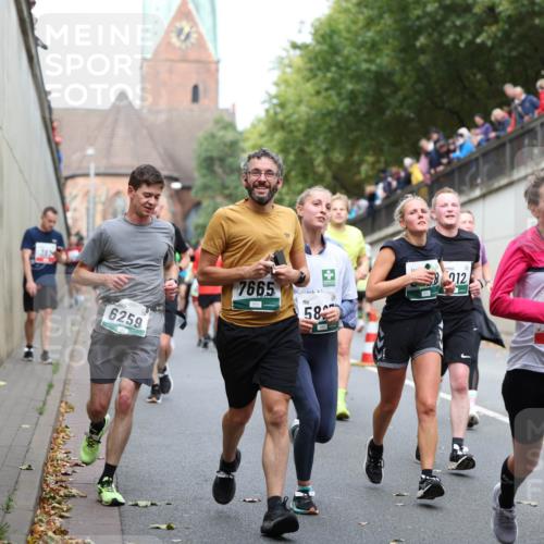 05.10.2025 - 20. swb-Marathon Bremen Michael Strokosch http://msf.ph/oto/9223024 05.10.2025 13:03:46 Laufen 6259, 7665, 58, 012 meine-sportfotos.de