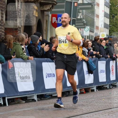 05.10.2025 - 20. swb-Marathon Bremen Strokosch-Dieckow http://msf.ph/oto/9223030 05.10.2025 10:43:33 Ziel 9545, 10304 meine-sportfotos.de