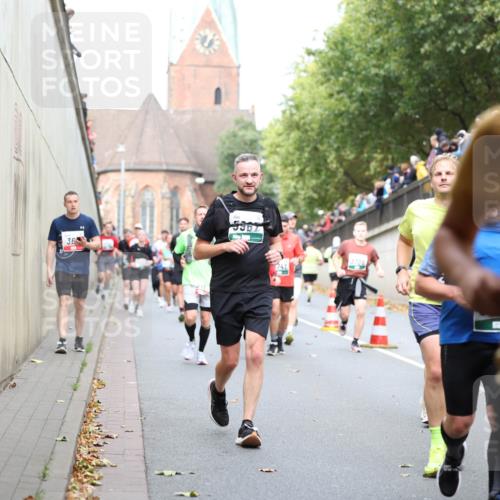 05.10.2025 - 20. swb-Marathon Bremen Michael Strokosch http://msf.ph/oto/9223031 05.10.2025 13:03:48 Laufen 7665 meine-sportfotos.de