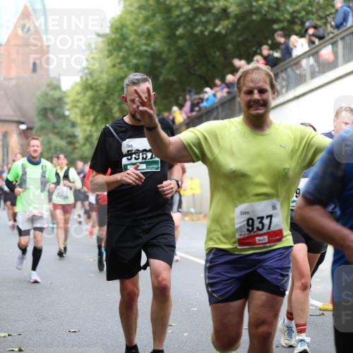05.10.2025 - 20. swb-Marathon Bremen Michael Strokosch http://msf.ph/oto/9223036 05.10.2025 13:03:49 Laufen 530, 9, 37, 3670 meine-sportfotos.de