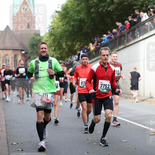 05.10.2025 - 20. swb-Marathon Bremen Michael Strokosch http://msf.ph/oto/9223044 05.10.2025 13:03:51 Laufen 362, 211, 50, 87, 7752, 708 meine-sportfotos.de