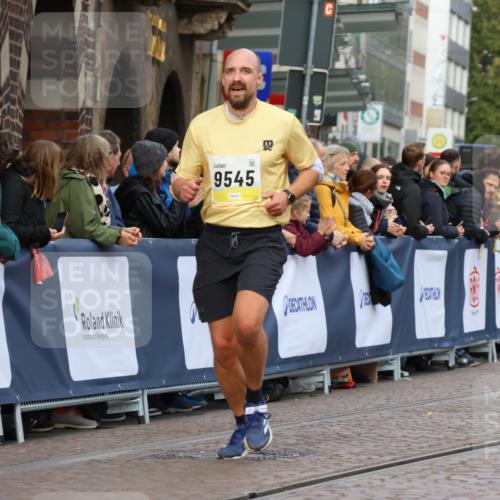 05.10.2025 - 20. swb-Marathon Bremen Strokosch-Dieckow http://msf.ph/oto/9223045 05.10.2025 10:43:33 Ziel 9545, 10304 meine-sportfotos.de