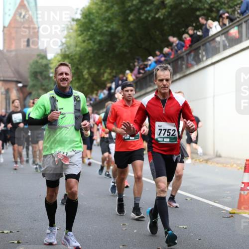 05.10.2025 - 20. swb-Marathon Bremen Michael Strokosch http://msf.ph/oto/9223046 05.10.2025 13:03:51 Laufen 362, 7752 meine-sportfotos.de