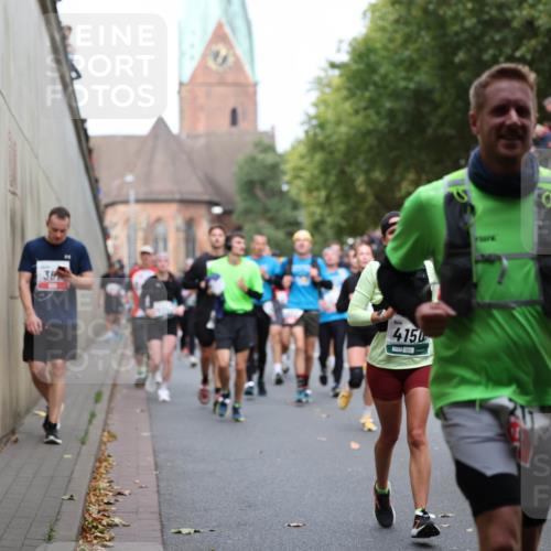 05.10.2025 - 20. swb-Marathon Bremen Michael Strokosch http://msf.ph/oto/9223049 05.10.2025 13:03:52 Laufen 4150, 8741, 370 meine-sportfotos.de