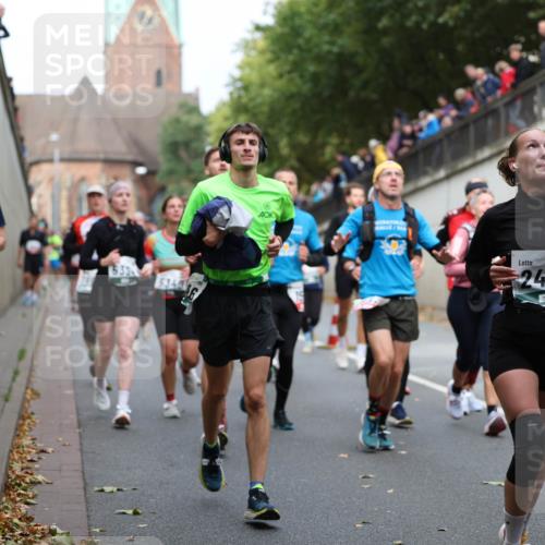 05.10.2025 - 20. swb-Marathon Bremen Michael Strokosch http://msf.ph/oto/9223058 05.10.2025 13:03:55 Laufen 362, 532, 5340, 24, 15 meine-sportfotos.de