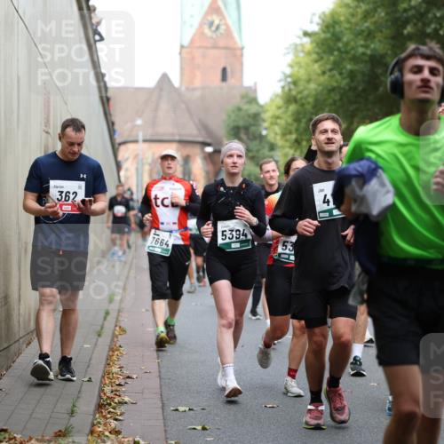 05.10.2025 - 20. swb-Marathon Bremen Michael Strokosch http://msf.ph/oto/9223063 05.10.2025 13:03:56 Laufen 362, 7664, 5394, 41, 1524 meine-sportfotos.de