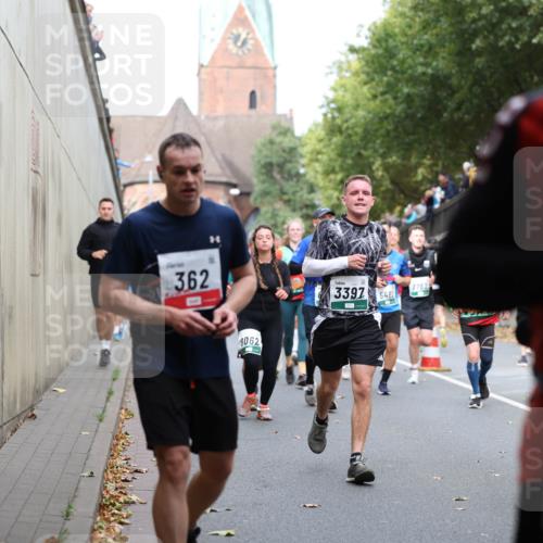 05.10.2025 - 20. swb-Marathon Bremen Michael Strokosch http://msf.ph/oto/9223076 05.10.2025 13:04:00 Laufen 362, 9062, 3397, 548, 7762, 7664 meine-sportfotos.de