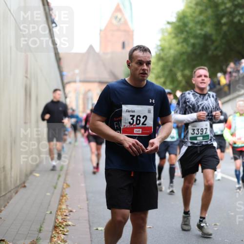 05.10.2025 - 20. swb-Marathon Bremen Michael Strokosch http://msf.ph/oto/9223077 05.10.2025 13:04:01 Laufen 362, 3397 meine-sportfotos.de