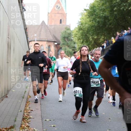 05.10.2025 - 20. swb-Marathon Bremen Michael Strokosch http://msf.ph/oto/9223080 05.10.2025 13:04:02 Laufen 1062, 8628, 362, 53 meine-sportfotos.de