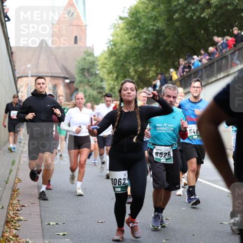 05.10.2025 - 20. swb-Marathon Bremen Michael Strokosch http://msf.ph/oto/9223081 05.10.2025 13:04:03 Laufen 1062, 8628, 548 meine-sportfotos.de
