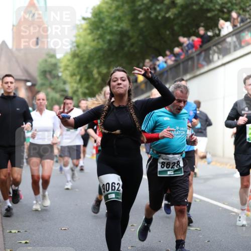 05.10.2025 - 20. swb-Marathon Bremen Michael Strokosch http://msf.ph/oto/9223083 05.10.2025 13:04:03 Laufen 9062, 8628, 19, 655 meine-sportfotos.de