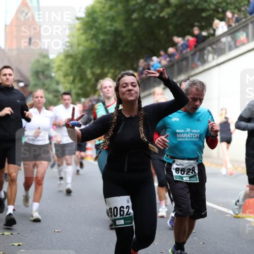 05.10.2025 - 20. swb-Marathon Bremen Michael Strokosch http://msf.ph/oto/9223085 05.10.2025 13:04:03 Laufen 9062, 8628, 85 meine-sportfotos.de