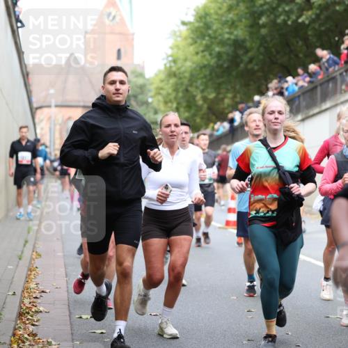 05.10.2025 - 20. swb-Marathon Bremen Michael Strokosch http://msf.ph/oto/9223088 05.10.2025 13:04:04 Laufen 20 meine-sportfotos.de